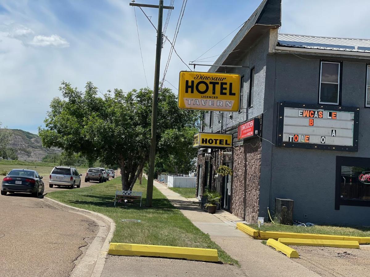 Hotel Dinosaur & Newcastle Bar Drumheller Exterior photo