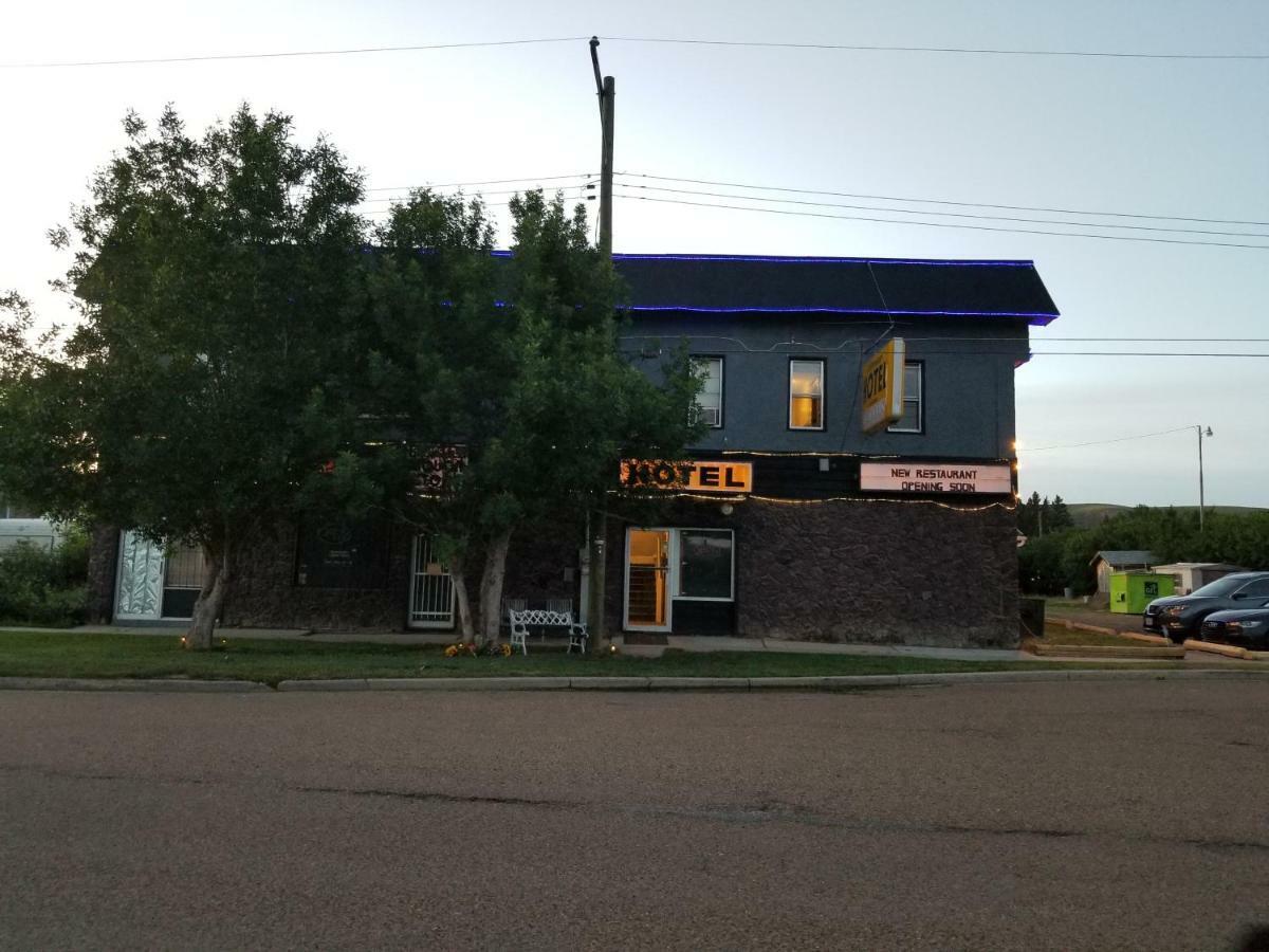 Hotel Dinosaur & Newcastle Bar Drumheller Exterior photo